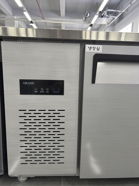 Tủ Bàn Làm Đông Dạng Công Nghiệp Dung Tích 260L Grand Woosung CWSM-120FT / 354148